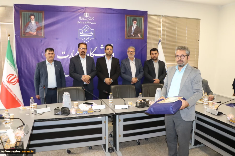با حضور دکترصادق پور رئیس دانشگاه ملی مهارت فارس برگزار شد؛

آیین تجلیل از سرآمدان دانشگاه ملی مهارت واحد استان فارس 12