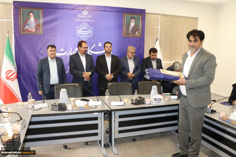 با حضور دکترصادق پور رئیس دانشگاه ملی مهارت فارس برگزار شد؛

آیین تجلیل از سرآمدان دانشگاه ملی مهارت واحد استان فارس 15
