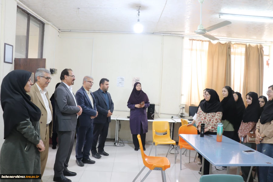 بازدید رئیس دانشگاه ملی مهارت واحد استان فارس و هیأت همراه از آموزشکده دختران کازرون 4