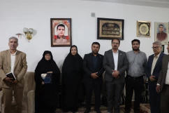 دیدار رئیس دانشگاه ملی مهارت واحد استان فارس با خانواده شهید دانشجو پوریا خوشنام در نورآباد ممسنی
 2